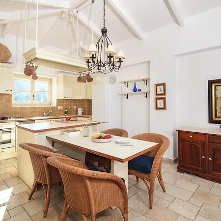 Athina Villa
