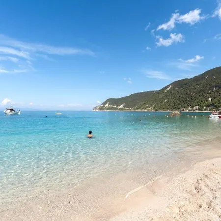 Villa Athina Áyios Nikítas